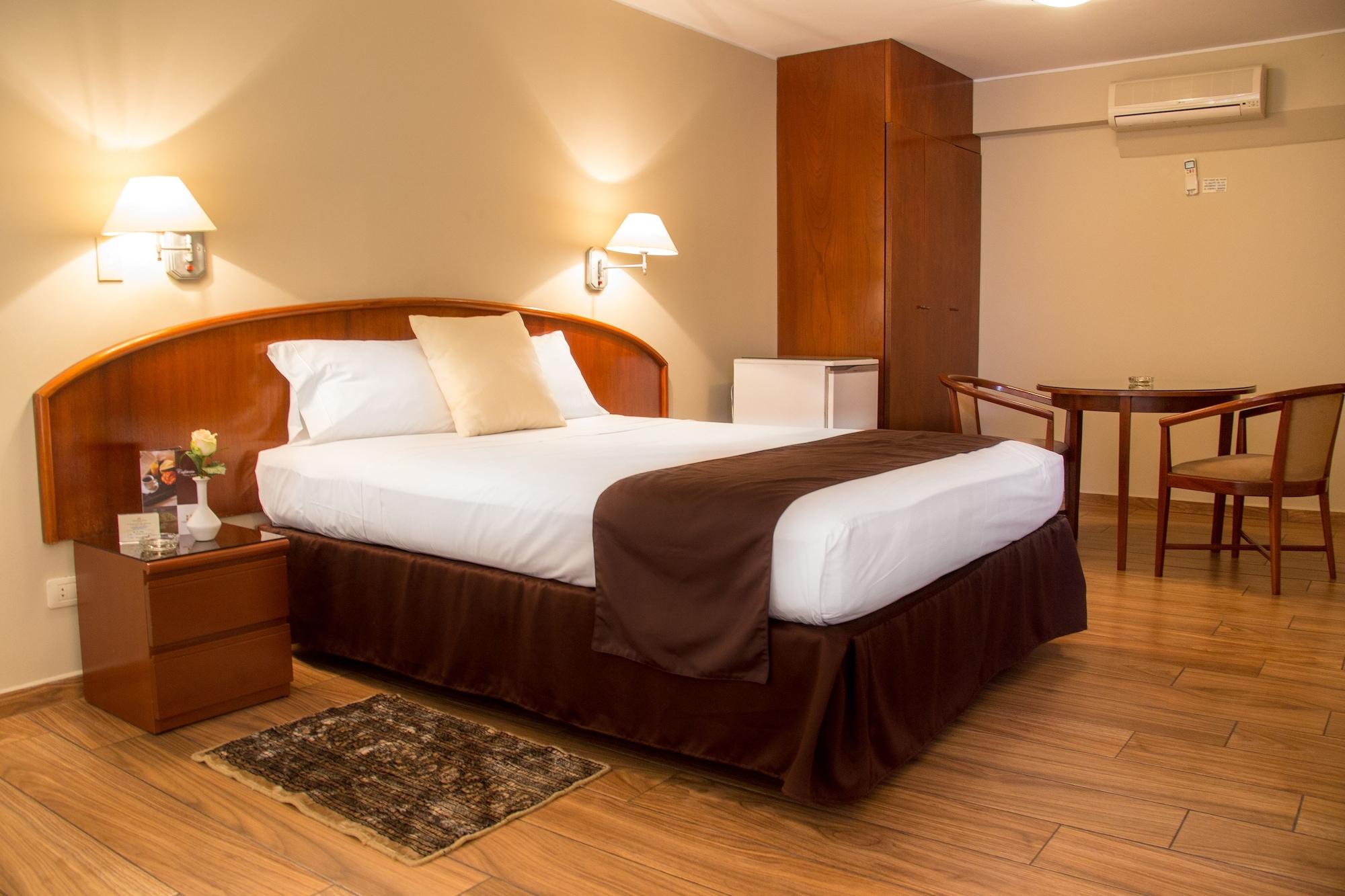 Hotel Park Suites Lima Exterior foto