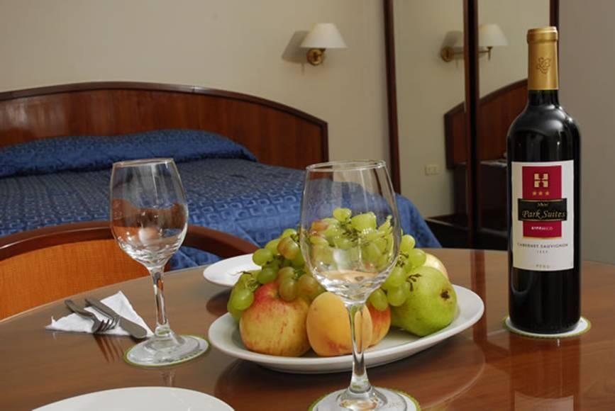 Hotel Park Suites Lima Cameră foto