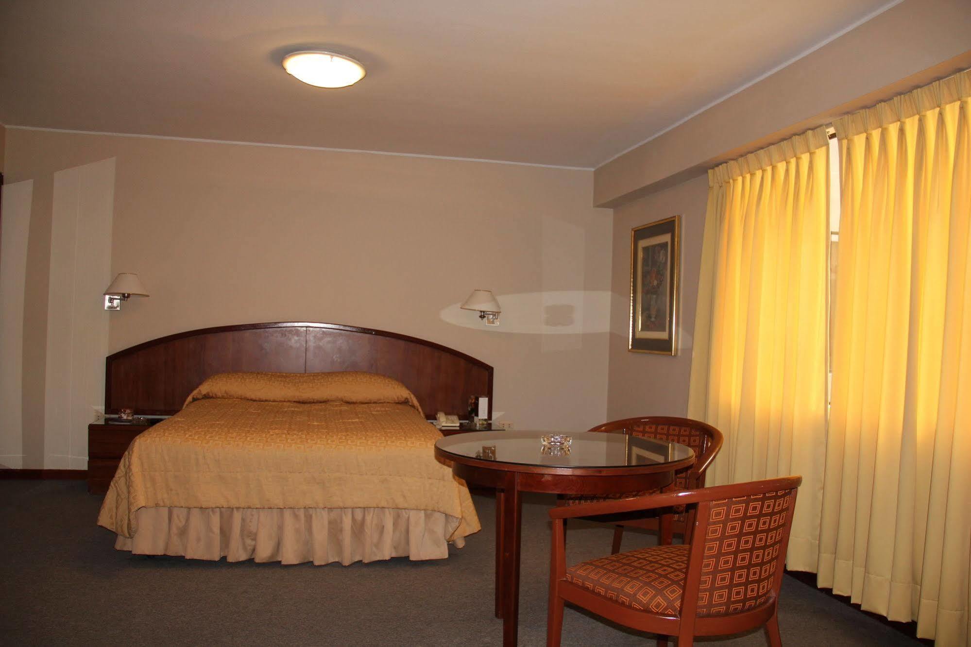 Hotel Park Suites Lima Exterior foto